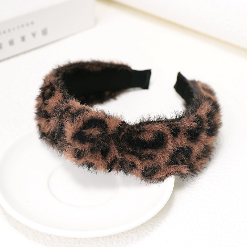 Retro Small Fragrant  Mink Hair Leopard Polka Dot Middle Twisted Headband display picture 1