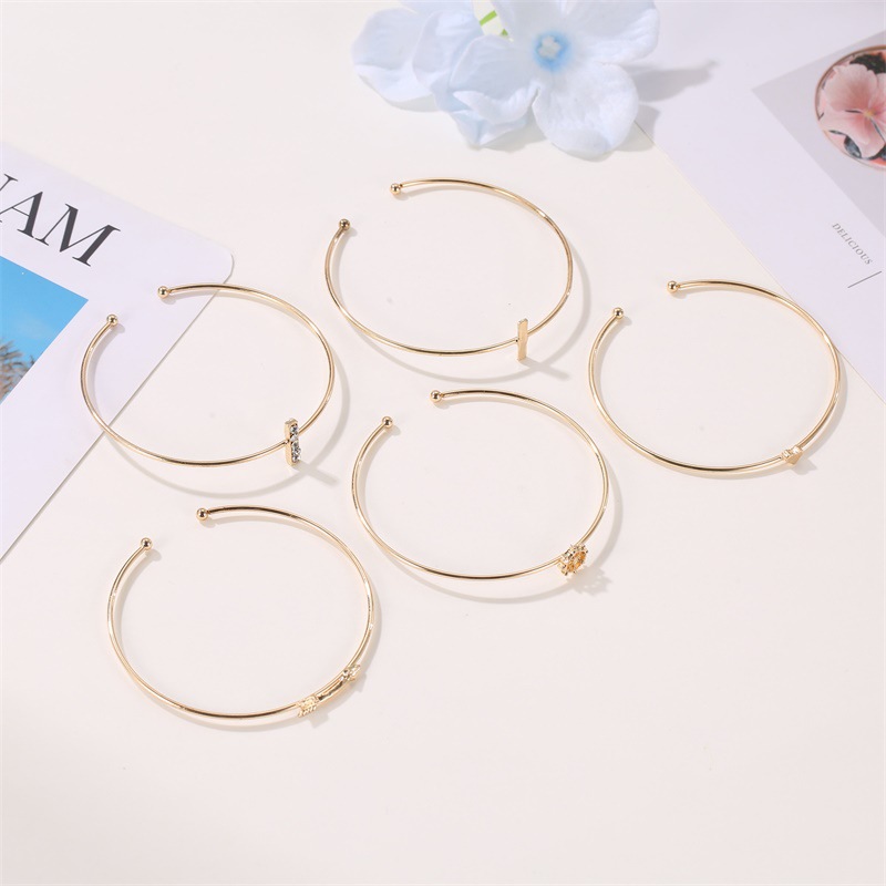 New Fashion Five-piece Arrow Love Metal Simple Alloy Bracelet Set For Women display picture 3