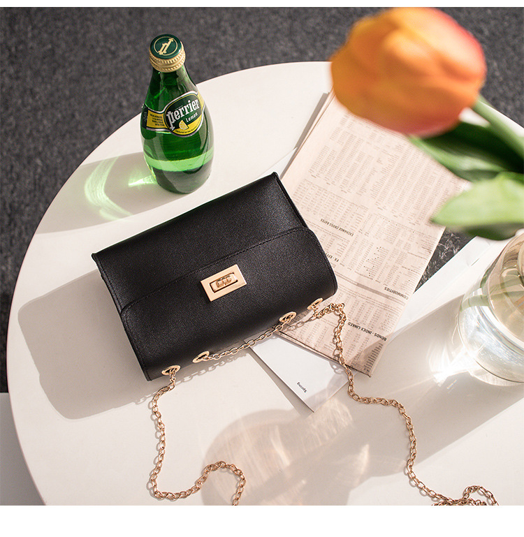 Fashionable Chain Shoulder Bag - Side View