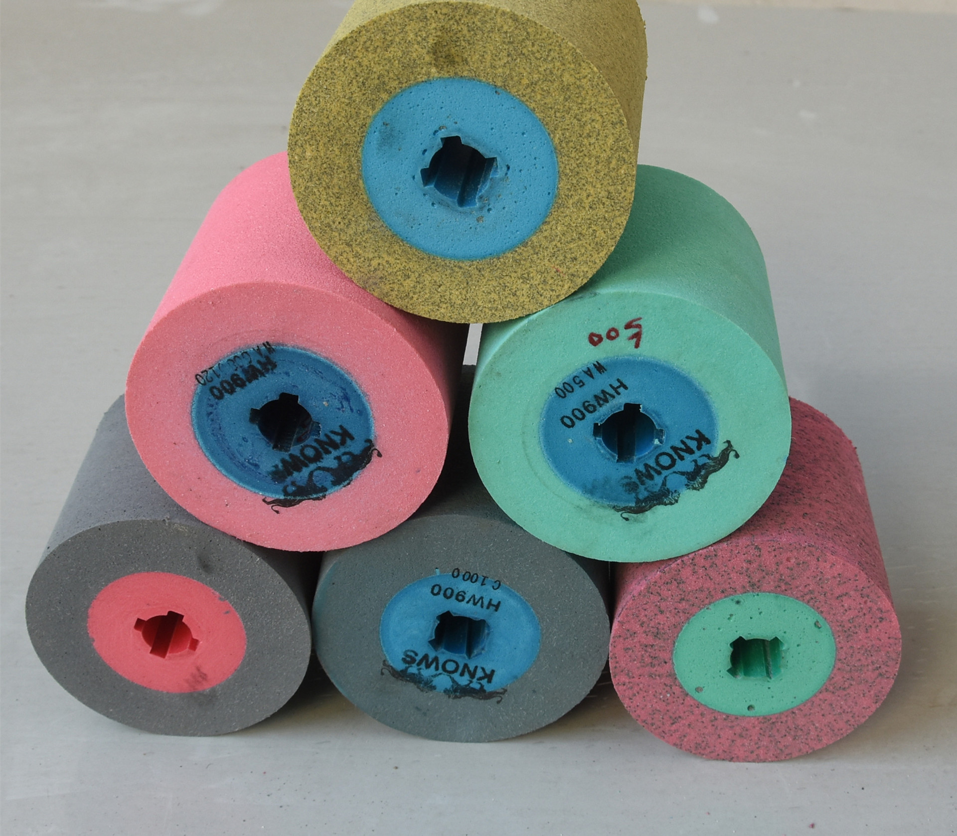 厂家直销聚氨酯拉丝轮橡胶轮雪花轮发泡轮凹槽拉丝