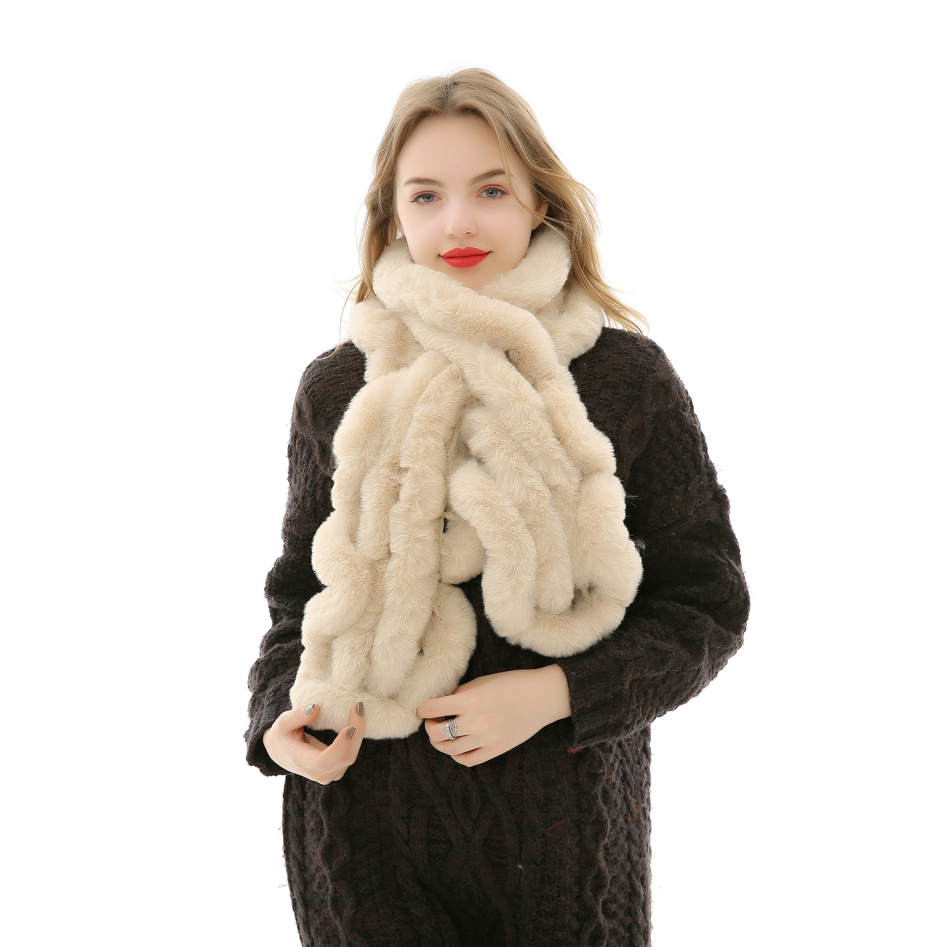 2020 new pattern Occident fashion keep warm Wool knitting Collar Rabbit Plush Lotus leaf scarf