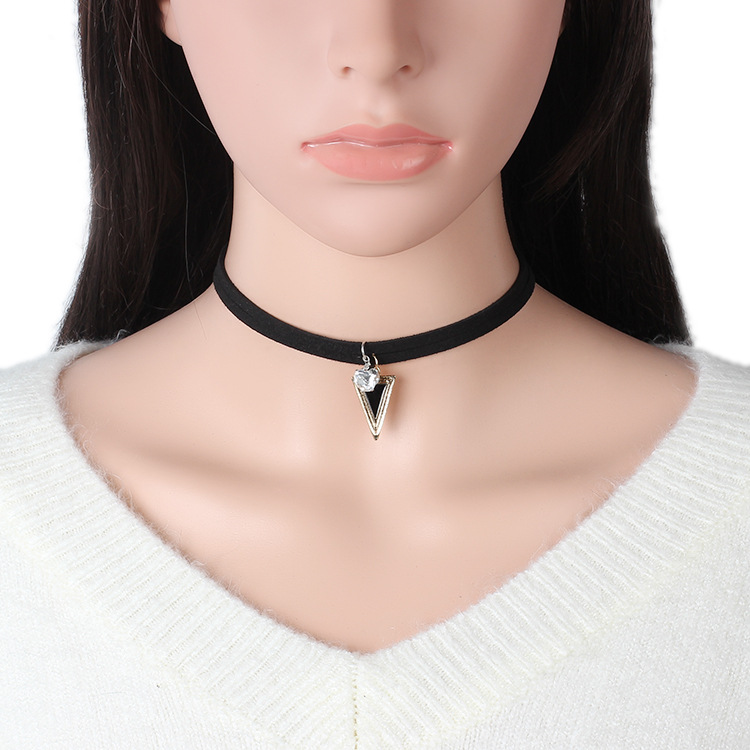 8g Weight Necklace Classification Women'S Gender Fashion Style Black Color New Hot-saling Choker Zircon Three-dimensional Geometric Triangle Short Necklace For Women 1