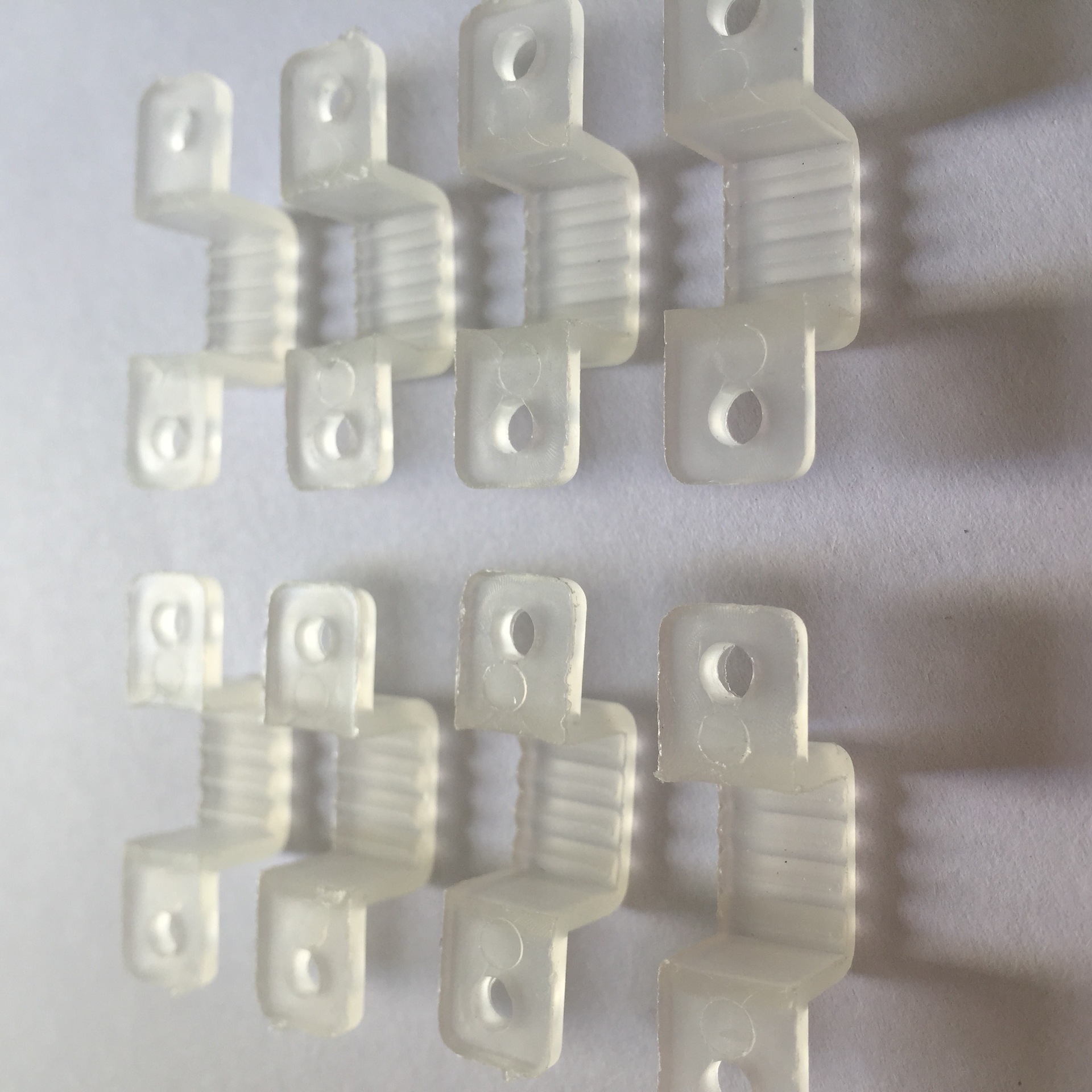 SGS弧型压线扣直角压线片PP压线片尼龙压线片塑胶固定片圆压线片