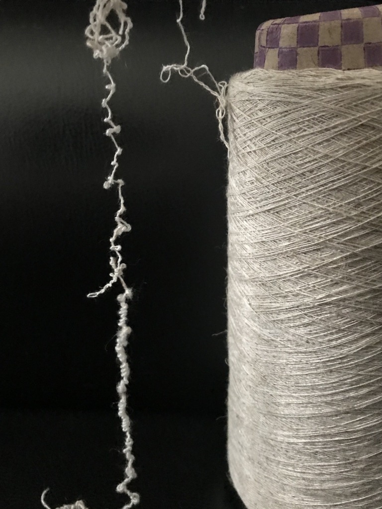 亚麻棉混纺纱麻棉L55/C45+70D氨纶包覆纱15支原色棉麻弹力纱编织