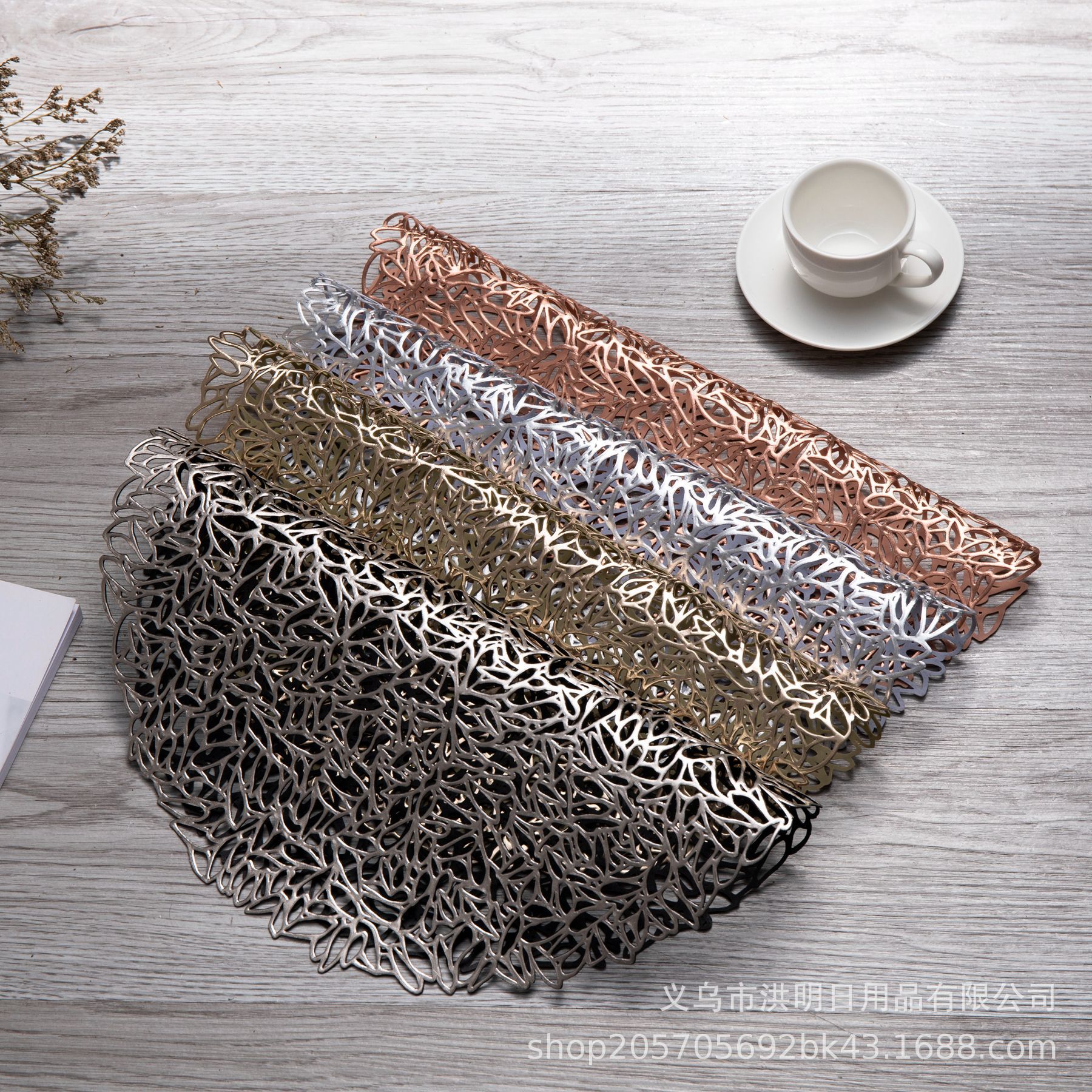 Creativo hueco PVC dorado decorativo estera de mesa de café estera de mesa antideslizante estera de comida occidental simple viento placa tazón estera montaña