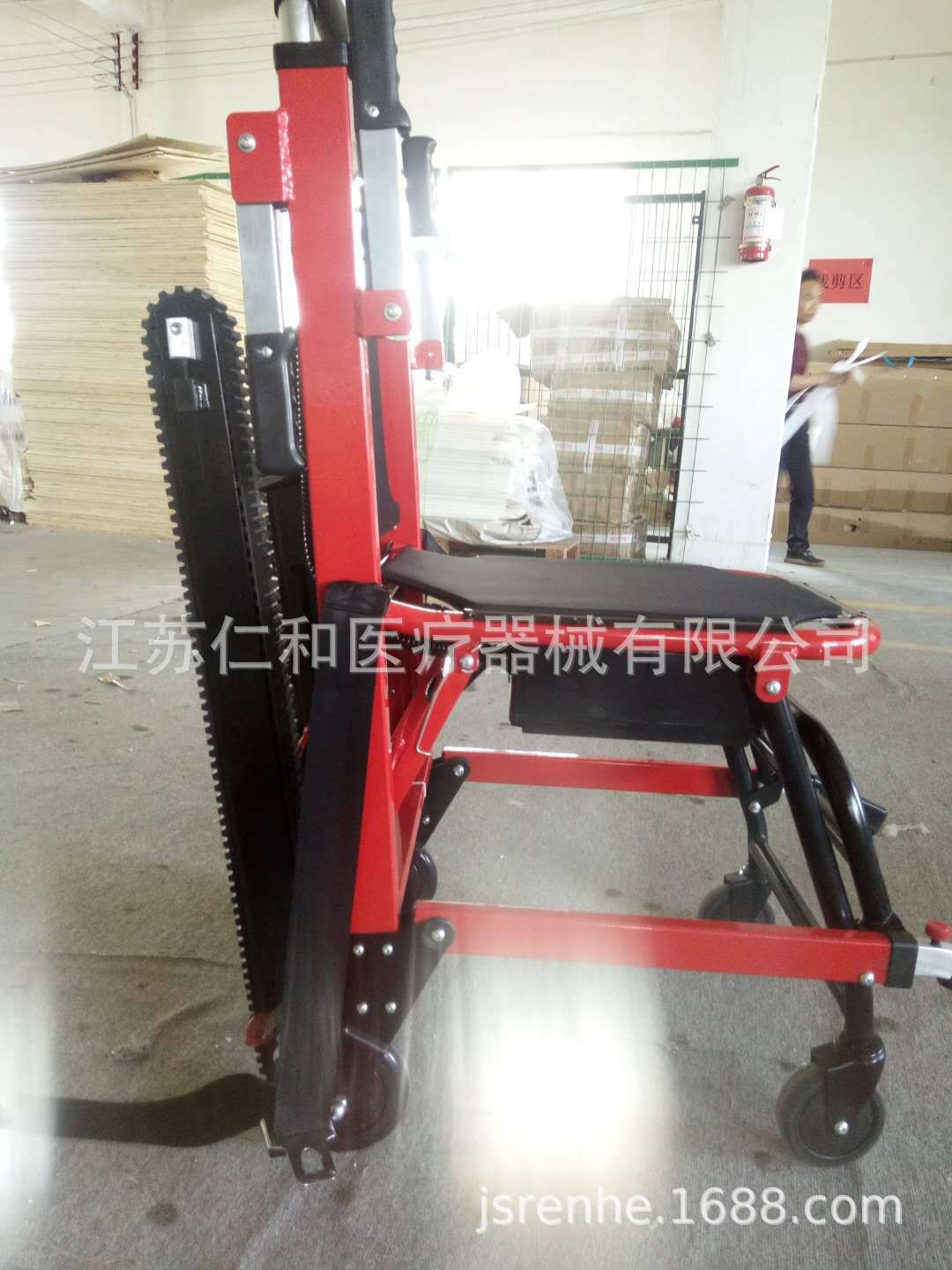 批发爬楼车 电动轮椅 上下楼轮椅 老人小区上下楼轮椅 电动爬楼车