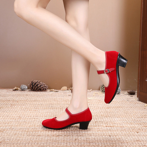 Old Beijing Cotton Shoes New Medium Heel Women's Work Shoes Red Anti-Slip Performance Formal Shoes Hotel Square Dance Low Mouth Women's Shoes