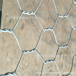 厂家定制灰色包塑格宾石笼网 高锌铝pe灰色石笼网箱 热镀锌卷网