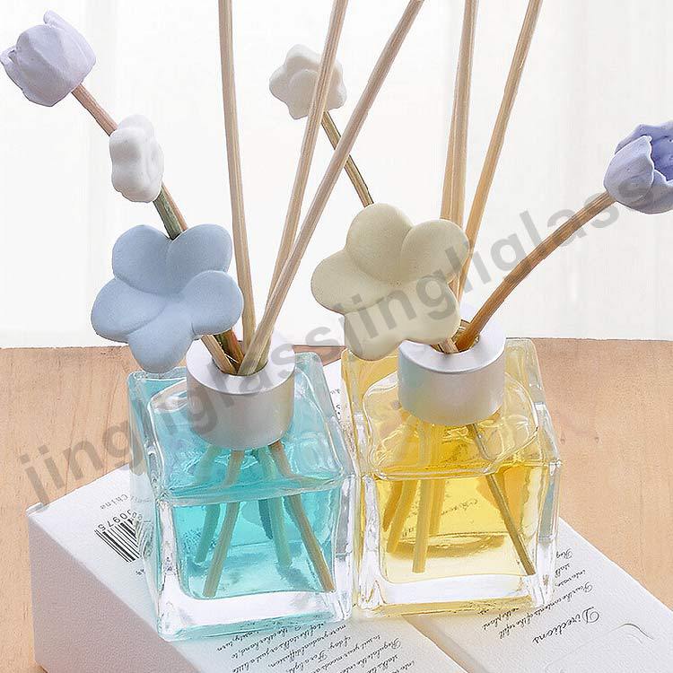 现货供28螺纹正方形香薰玻璃瓶90ML四方挥发精油瓶玻璃香薰瓶