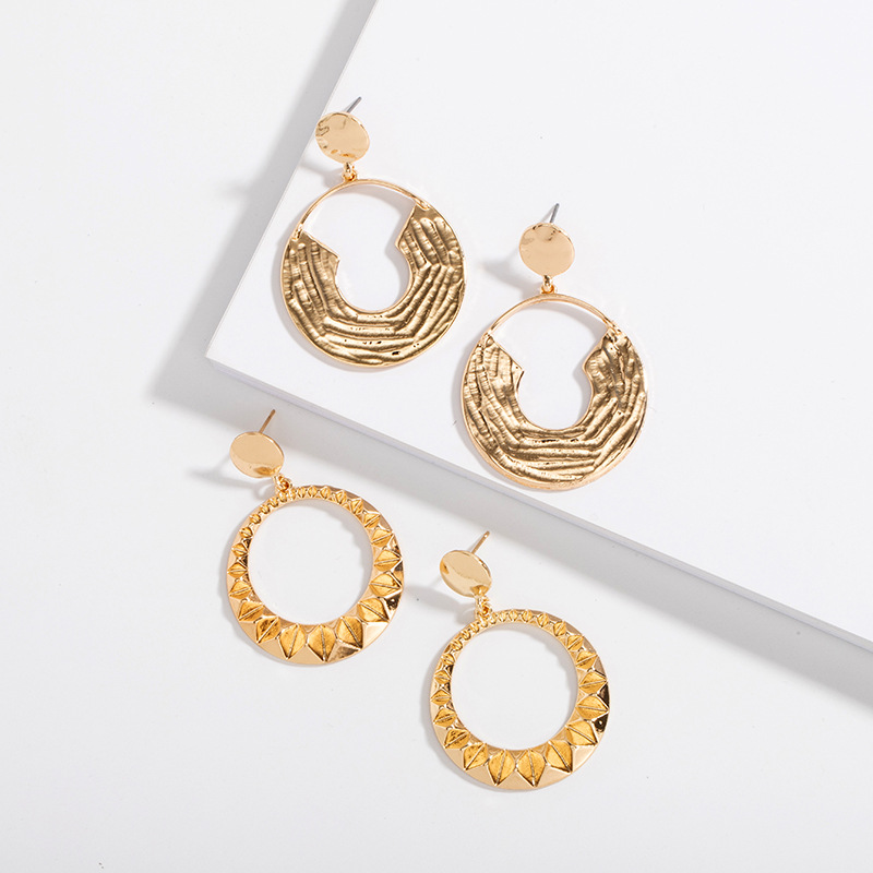 Korea Retro Exaggerated Simple  High Fashion Street Style Alloy Earrings display picture 4