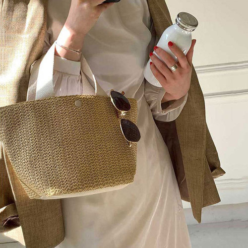 ins 2019 new seaside summer beach vacation summer pastoral style woven bag retro portable straw bag for women