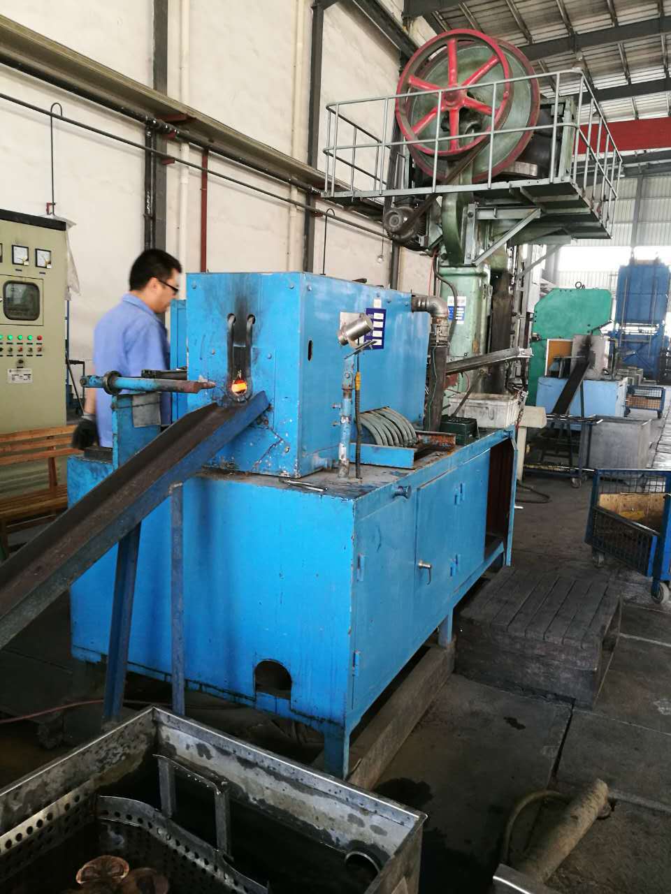 【淬火炉】中频炉离心铸造铜棒感应加热设备中频锻造加热炉淬火机