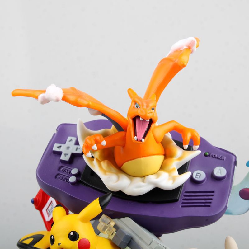 Pikachu and Charizard Figure