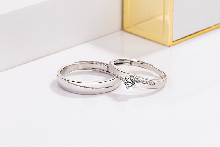 Korean Version Of Diamond-encrusted Zircon Copper Couple Rings display picture 2
