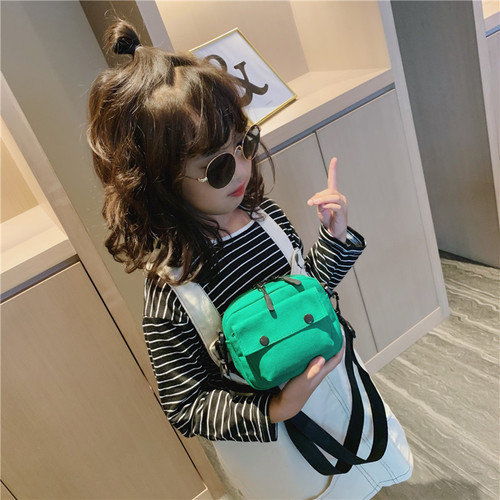 new Korean style children's solid color canvas shoulder bag, casual and versatile bag for boys and girls, fashionable and simple small shoulder bag