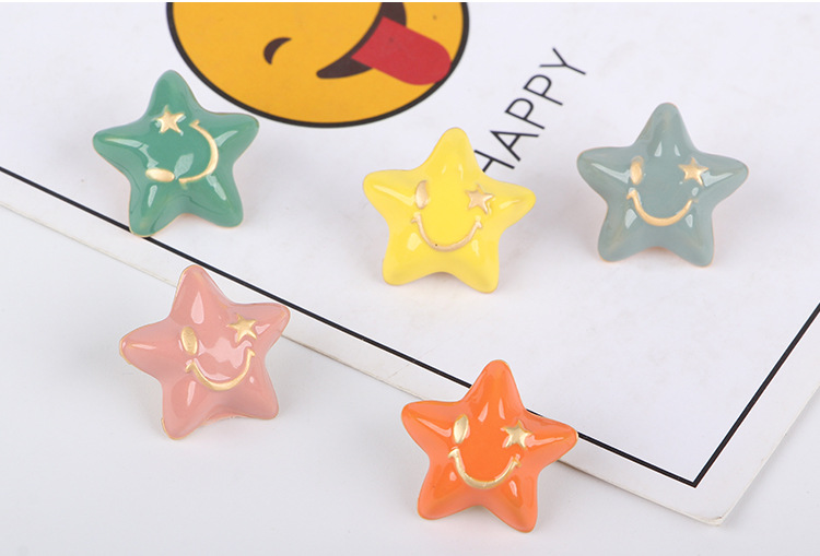 Factory direct sales of 20mm alloy material oil-dripping golden smiling five-pointed star diy loose bead hair accessory, 100 matching pieces of beads detail image 8