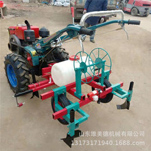 四轮拖拉机带农作物起垄覆膜机 花生播种喷药铺地膜专用小设备