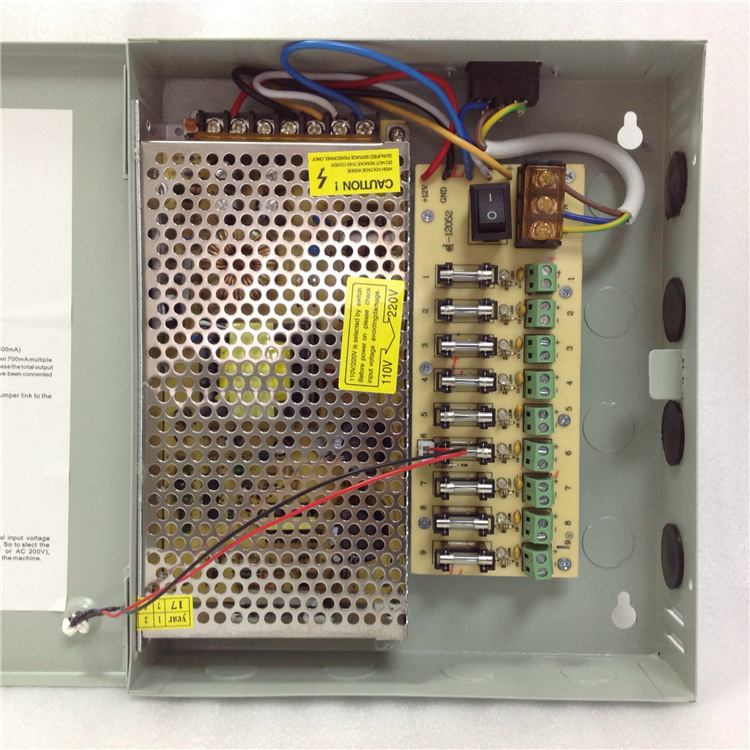 摄像头12V15A 9路输出开关电源12V15A 180W监控电源箱集中供电箱