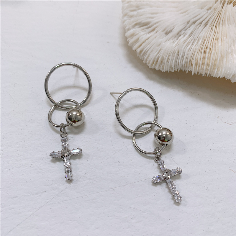 Punk Style Hip Hop Ring Hoop Earrings With Diamonds Cold Wind Cross Earrings display picture 4