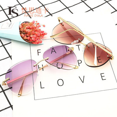 2019新款女士太陽鏡批發時尚駕駛墨鏡女個性無框彩色太陽眼鏡 850