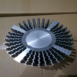 �X�ͲďS�ҹ���ɢ�����X LED̫ꖻ��A�ή���ɢ���X�Ͻ��Ͳ�