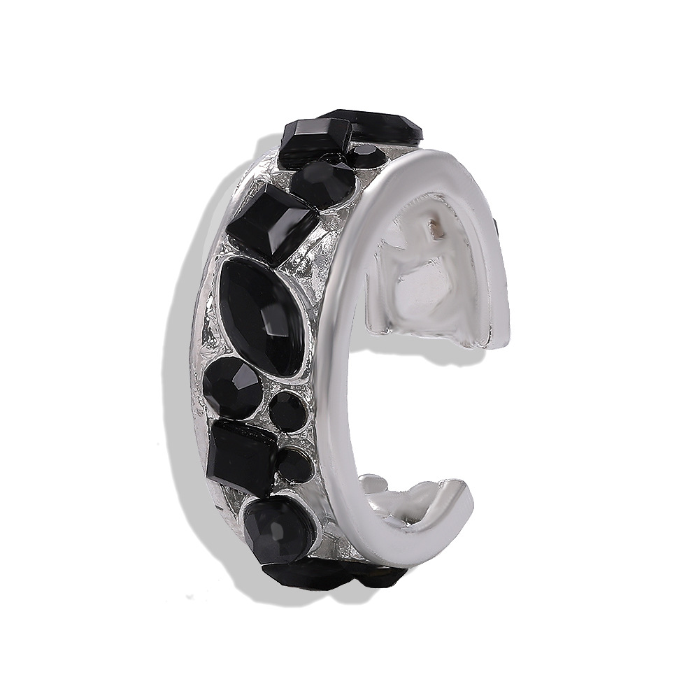 Baub Gleiche Diamant-ohr Clip Aus Legierung, Stilvoller Und Einfacher Durchbohrter Schmuck, Nischen Design, Ohrringe, Ein Stück display picture 8