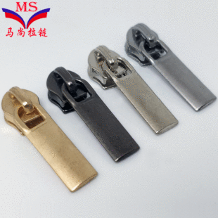 �F؛ 3̖С����Ƭ�L�����^ �������װ��b�ľߟo�i�����^