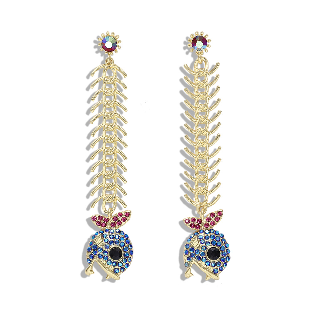 2019 Européen Et Américain De Mode Alliage Chaîne Longue Couture Boucles D'oreilles Élégant Visage Petit Boucles D'oreilles Accessoires Unique Ornement display picture 6