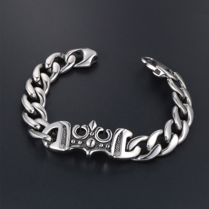 �������Ʒ ����ͼ�п�Ů���������¼�Լ�����Ѹ�������  CE449