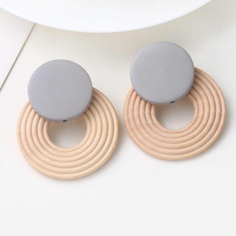 Fashion Circle Wooden Earrings display picture 4