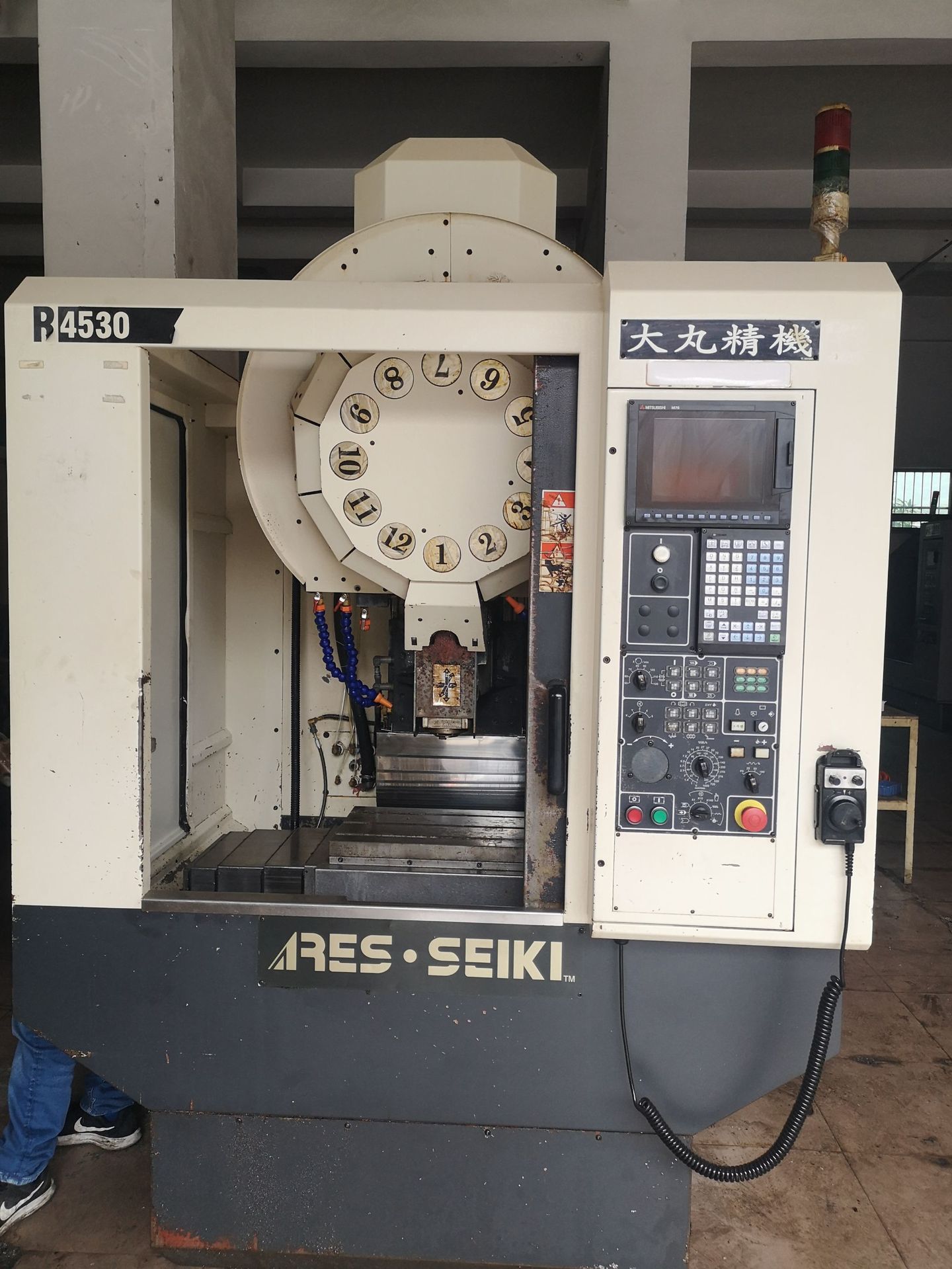 供应二手台湾原装进口大丸R4530钻攻中心、二手数控加工中心