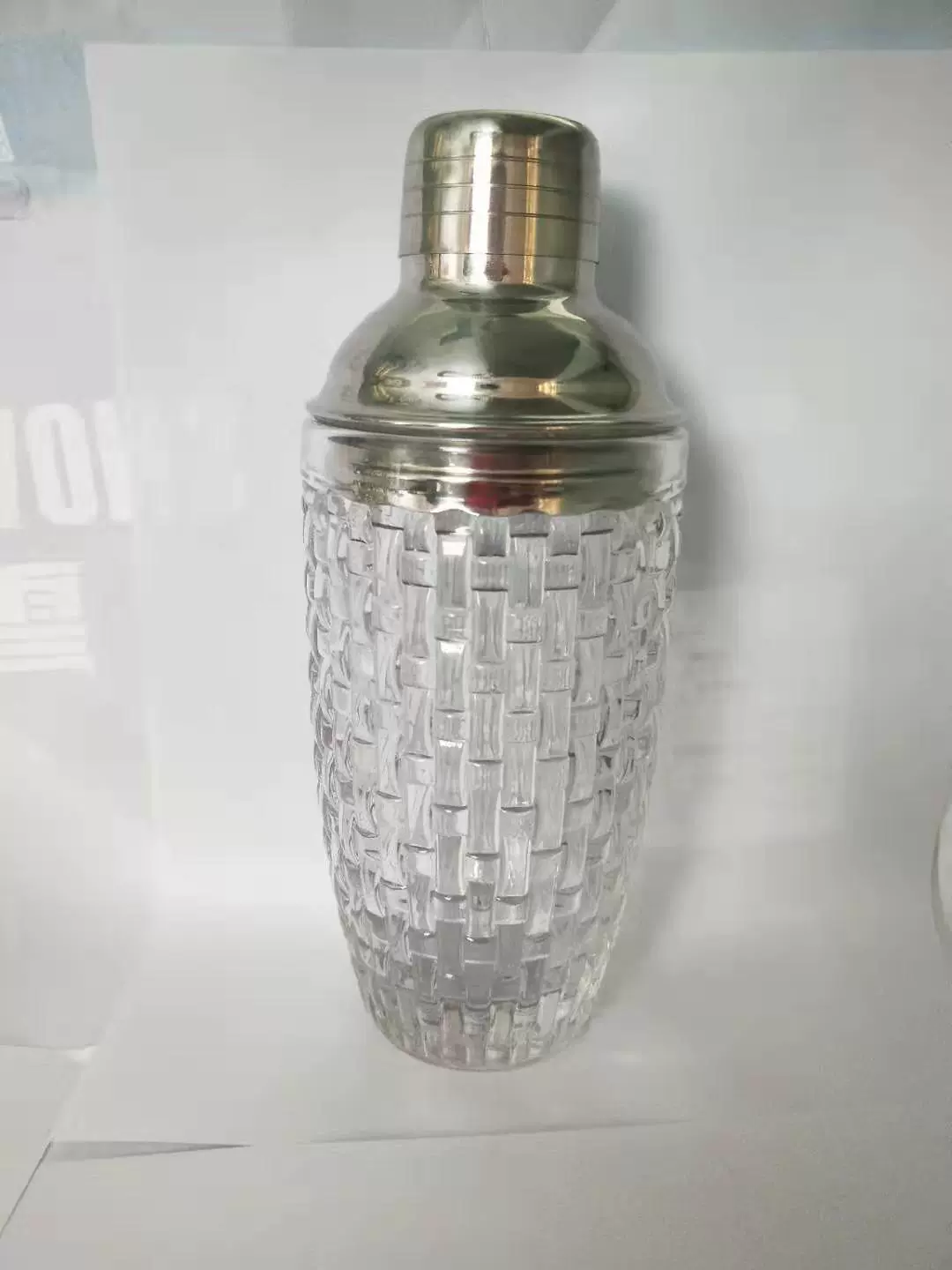 Glass shaker