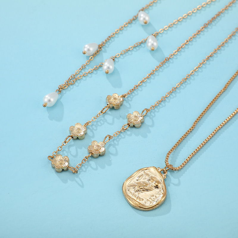 Fashion Alloy Pearl Flower Necklace display picture 3