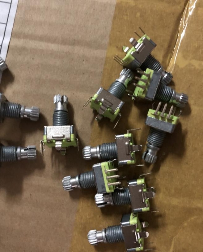 EC11 编码器-20脉冲 -15梅花轴