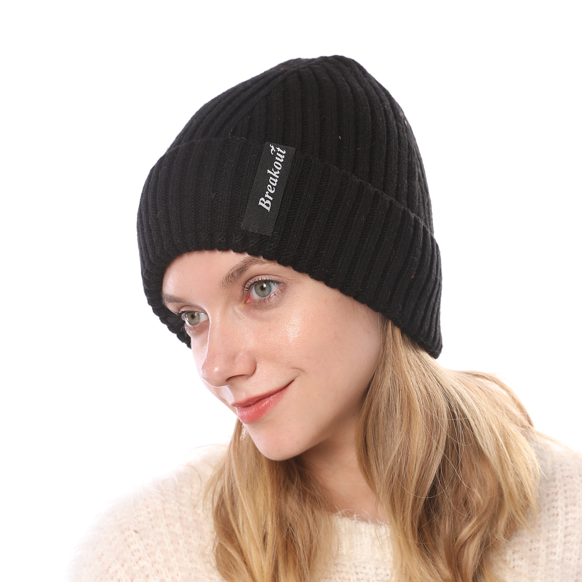 Cappello da uomo in lana calda lavorato a maglia con lettera adesiva con bordo arricciato a righe dritte in velluto autunno e inverno da donna_voghion.com