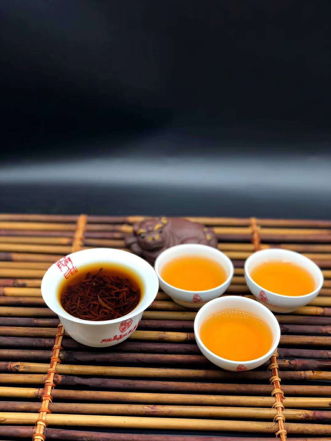 正山堂·金骏眉红茶（简约风尚礼盒） - 金骏眉系列产品 - 我们的产品 - 正山堂茶业