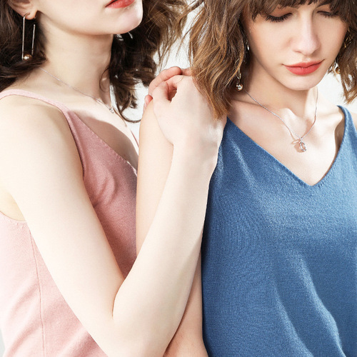 V-neck small camisole women's vest spring and summer versatile slim fit knitted bottoming sexy top short style outer wear