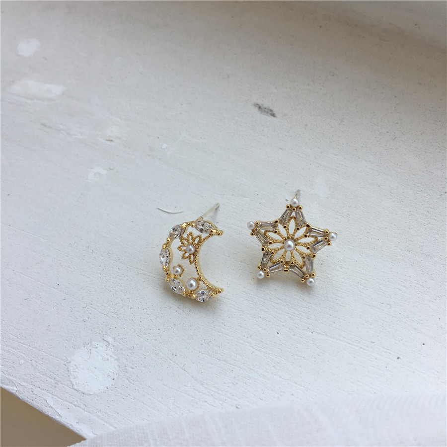Daily Occasion Metal Material 1 Pair Simple Style Star Moon Inlay Metal Zircon Ear Studs