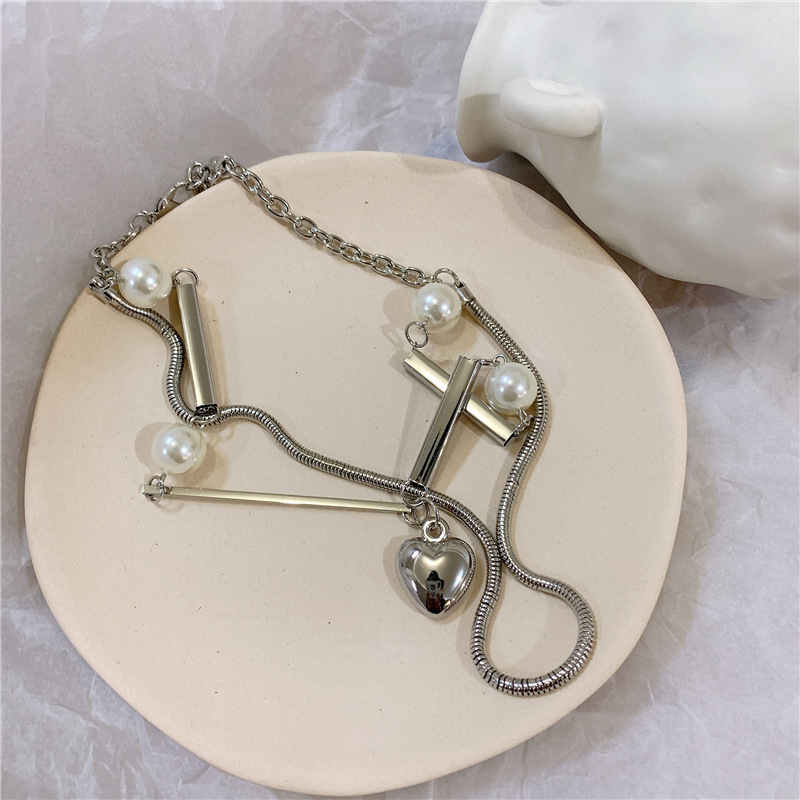 Korea Dongdaemun Fashion Hip-hop Windy Cool Steel Double-layer Love Pearl Clavicle Chain Tide Female Temperament Necklace display picture 5