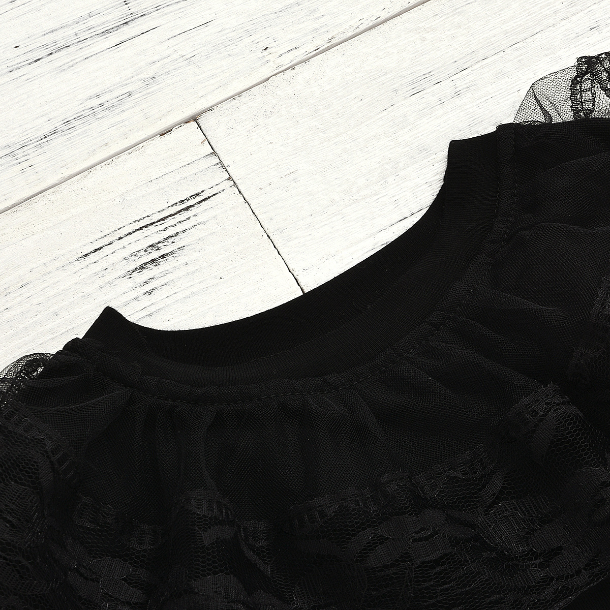 Conjunto de saia com suspensórios e xadrez para bebé_voghion.com