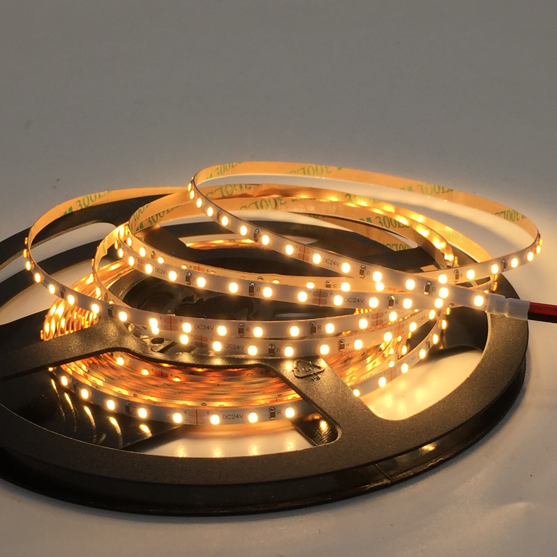 2216 tira de luz 120 luz 4mm ancho de la placa de baja tensión 24V parche flexible barra de luz LED pantalla de alta dedo Personalización de fábrica