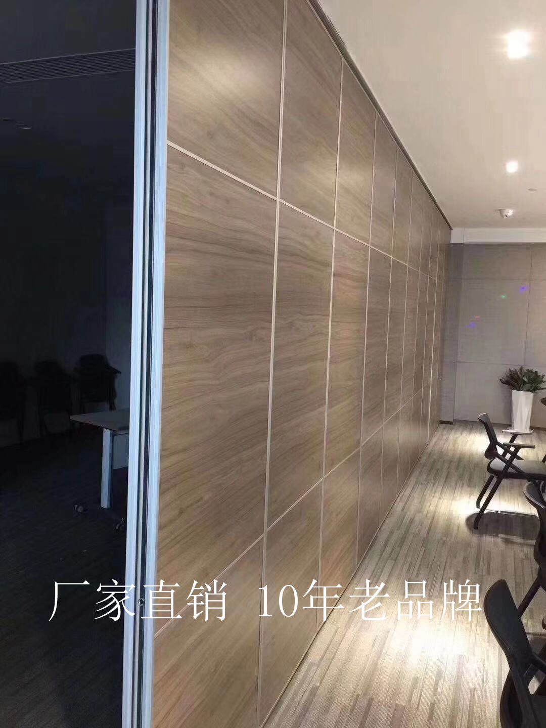 宴会厅活动隔断墙移动隔断中式屏风折叠门吊轨道隔音墙隔断展板-阿里巴巴