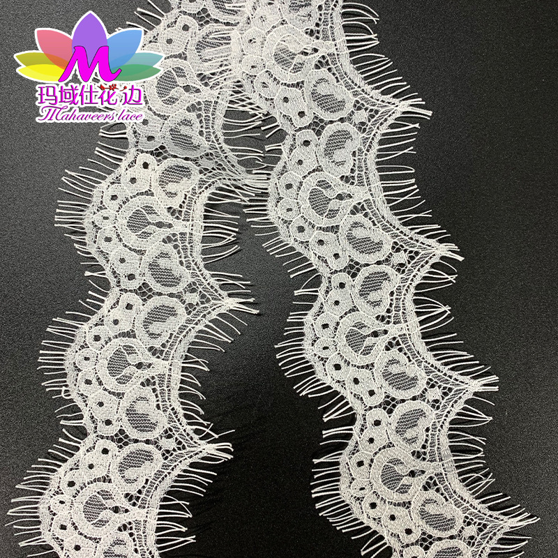 Knitted fashionable lace skirt for eyelashes