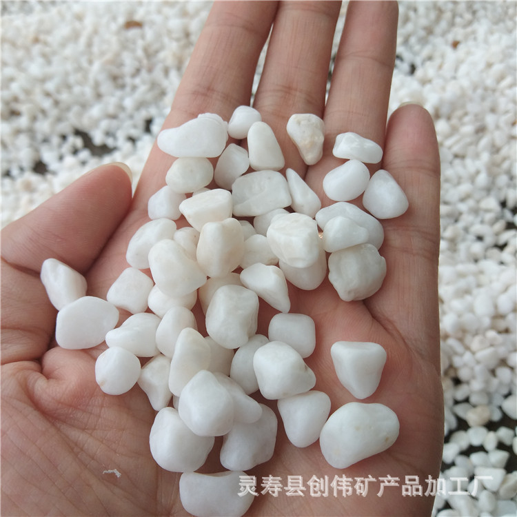 厂家直销园艺造景用水磨石子 红色透水石 红石子 透水路面胶粘石