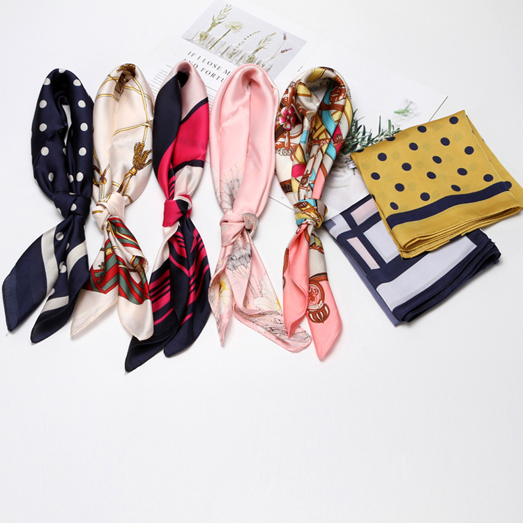 Foulard quadrato in raso per donna sciarpa versatile hijab_voghion.com
