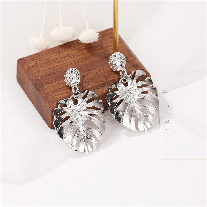 Fashion Hollow Leaves Earrings Ethnic Style display picture 6