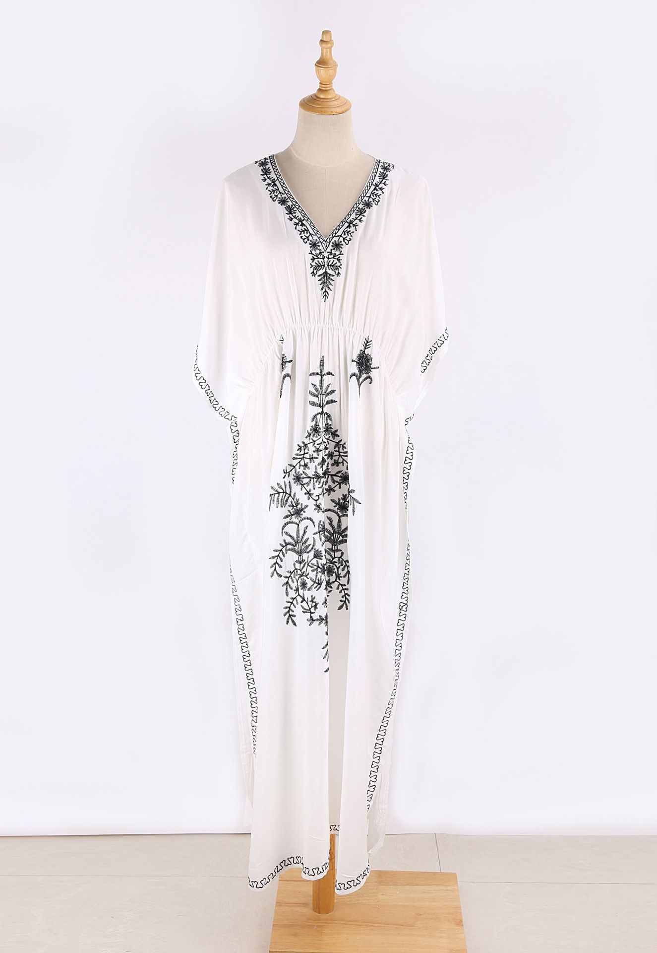 New White Black Embroidered Loose Large Size One-piece Sunscreen Robe Swimsuit display picture 7