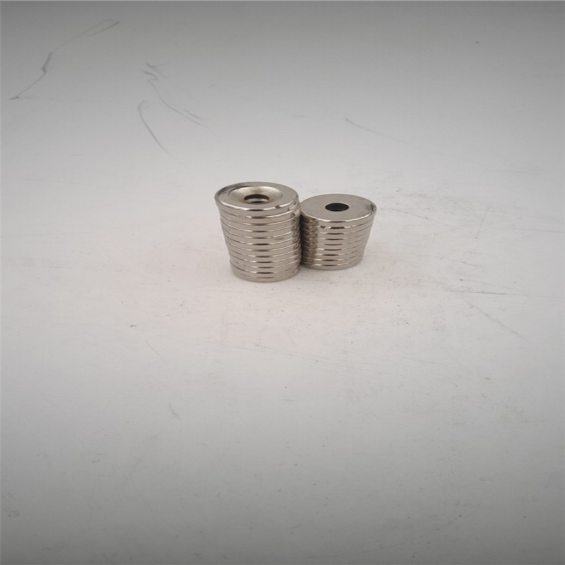 厂家直销圆形喇叭孔M4强力磁铁 钕铁硼直径15*5mm*沉孔镀镍N35