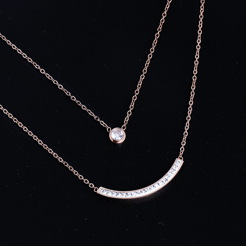 New Titanium Steel Double Smile Face Necklace Rose Gold Smile Clavicle Chain display picture 2