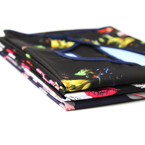 Manufacturer supply dream scarf adult saliva towel elderly people eating bag elderly supplies double-layer printed apron 